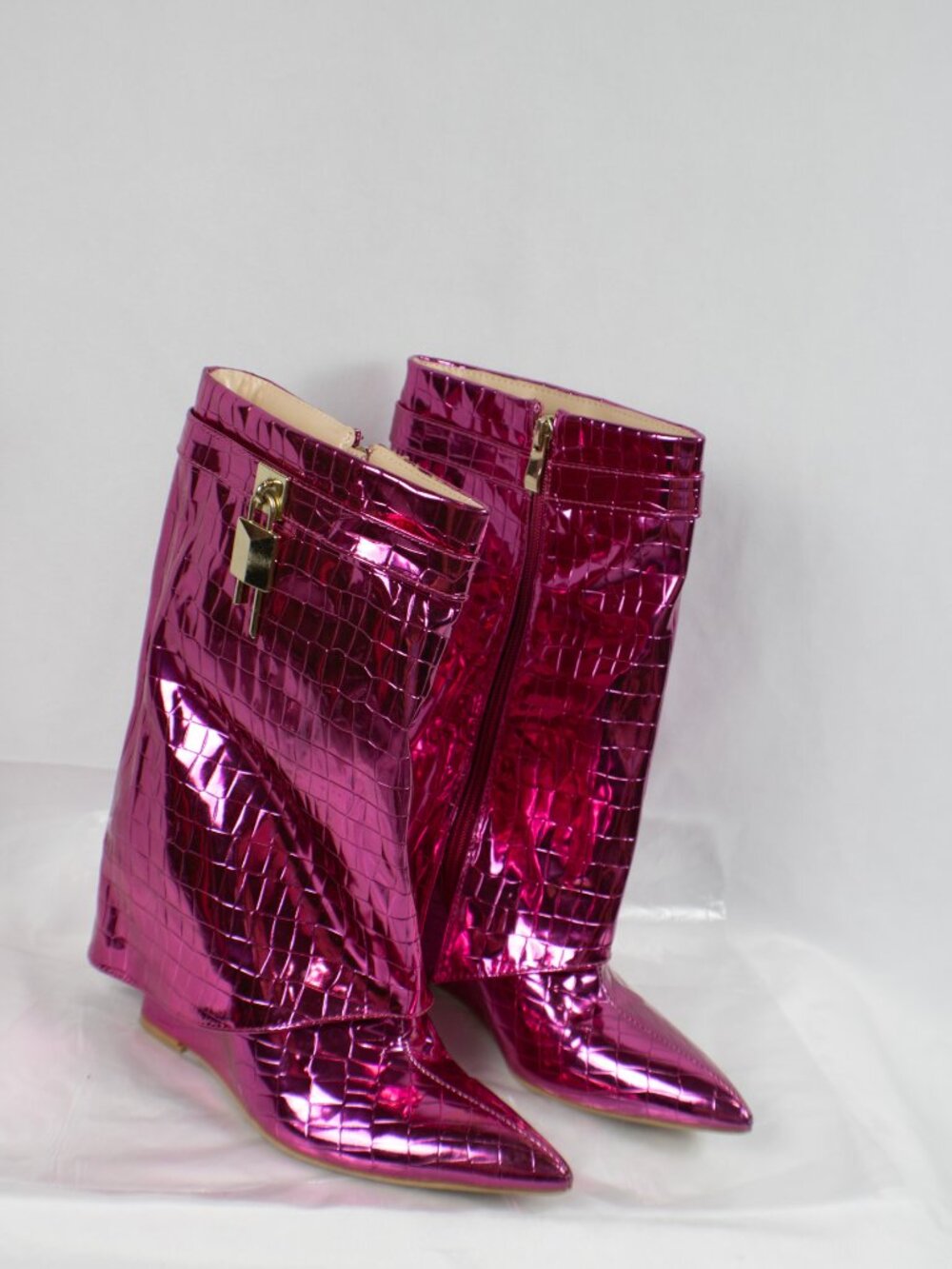 Cape Robbin Hadyn Metallic Pink Croc Fold Over Shark Wedge Boots Size 6M